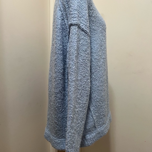 Free People Sz M Light Blue All Mine Fuzzy Knit Alpaca Blend V-Neck Sweater. - Picture 5 of 9